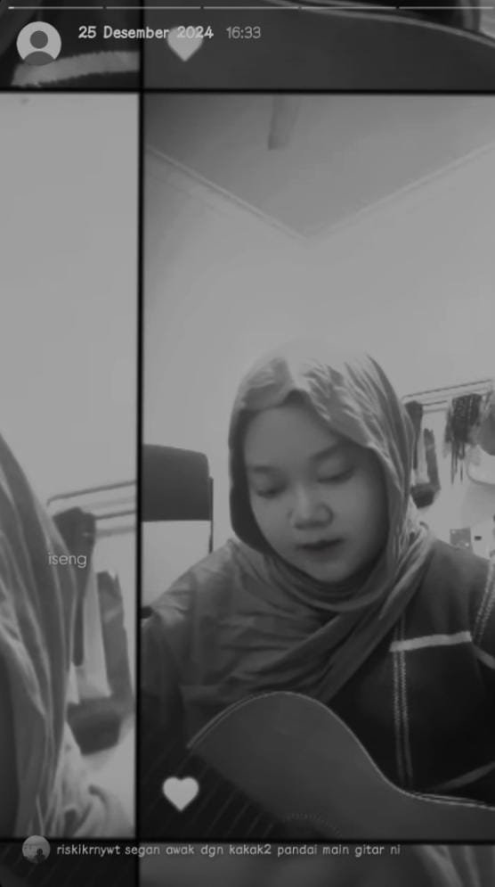 nyanyi&bermain alat musik